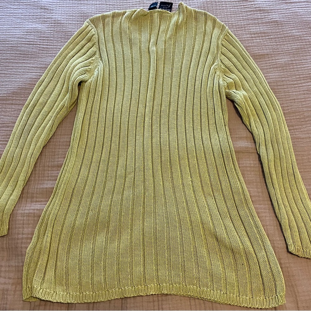 V-Neck Ribbed Sweater in Yellow - Picture 3 of 3